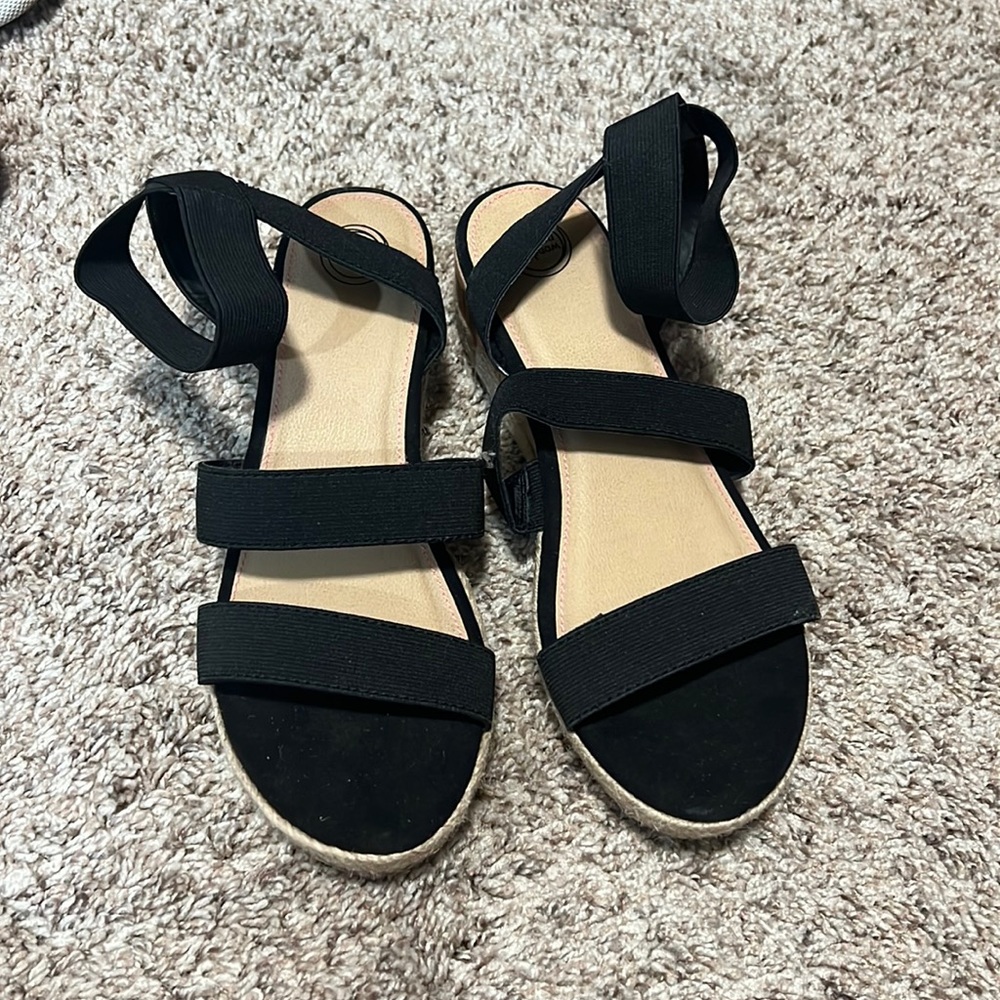 Black Strap Wedges